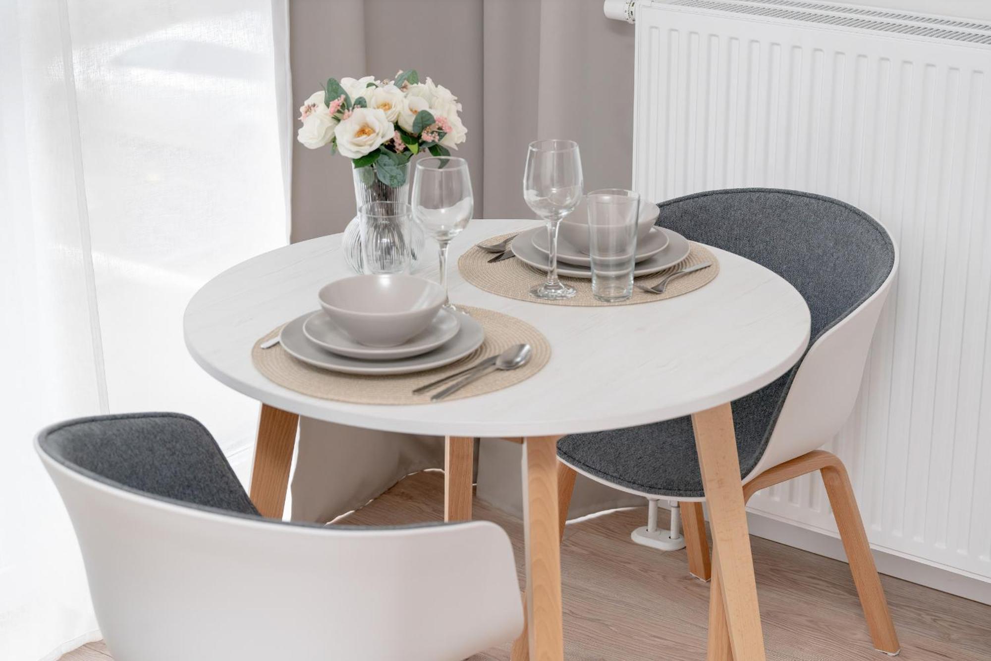 Minimalist Studios Wojciechowskiego With Parking In Poznan By Noclegi Renters Bagian luar foto